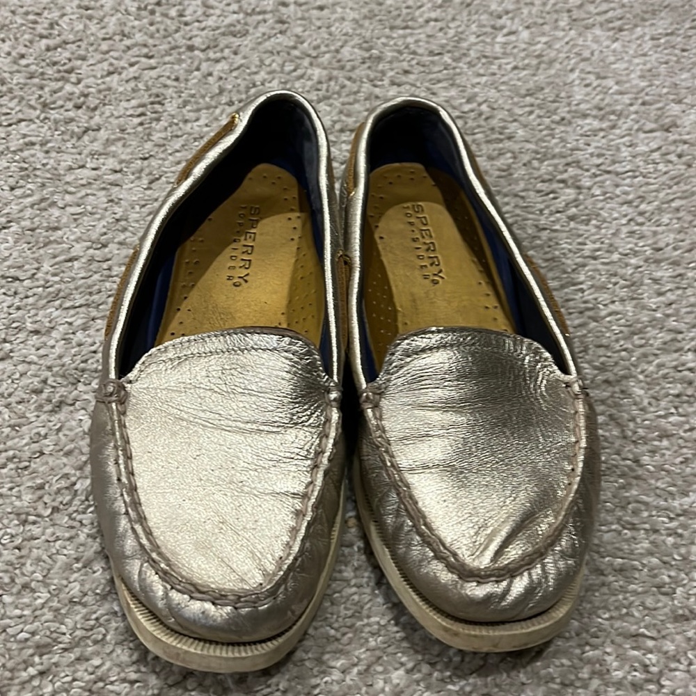 Sperry Top Sider gold slip on boat shoes. Non Marking. Size 8M.